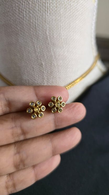 Thin Choker Gold finish matching studs Trendy Jewellery set
